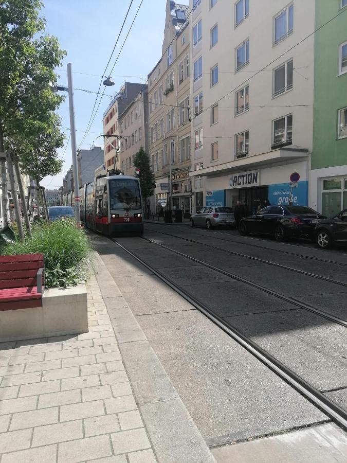 Alpha In Viennes Brunnenmarkt Wien